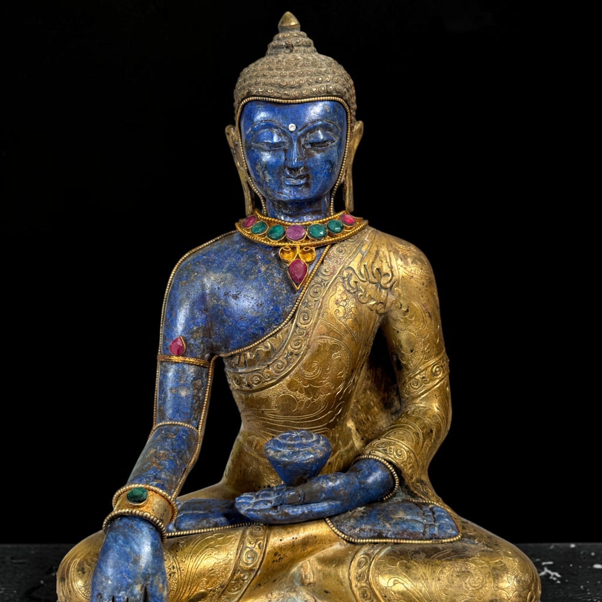 Siddharta Gautama Buddha Statue vergoldete Bronze mit Lapis Lazuli Nepal