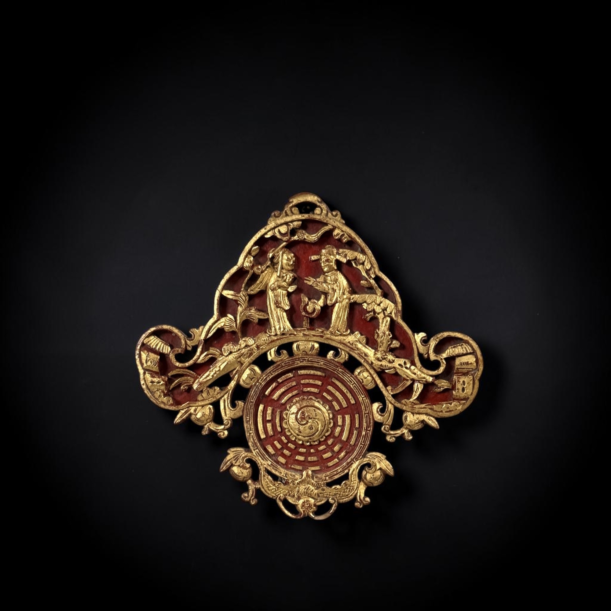 Chinesisches Holzrelief teilvergoldet – Altes Wandpaneel Bagua & Yin-Yang 24 cm