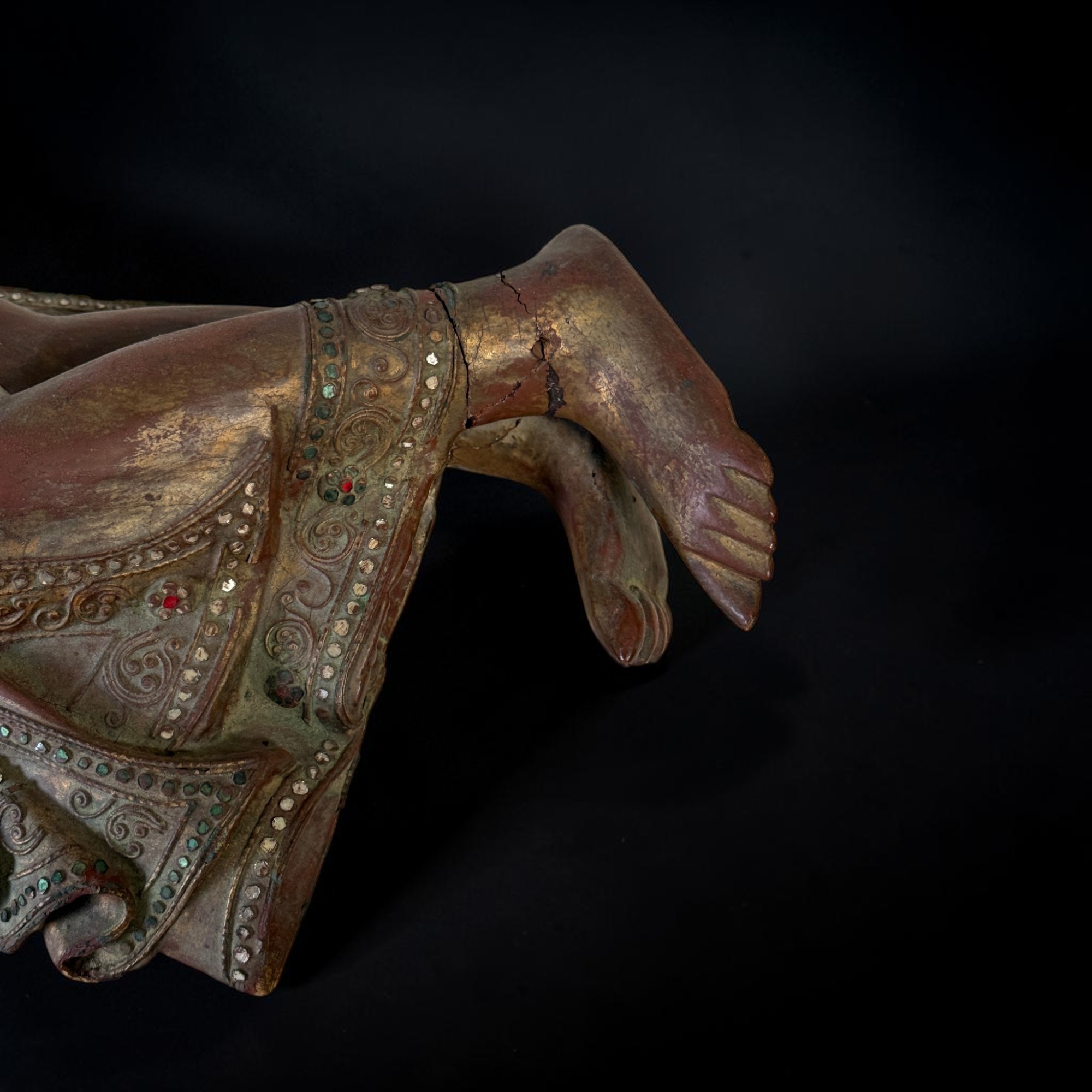 Liegender Holz Buddha aus Burma - 70cm