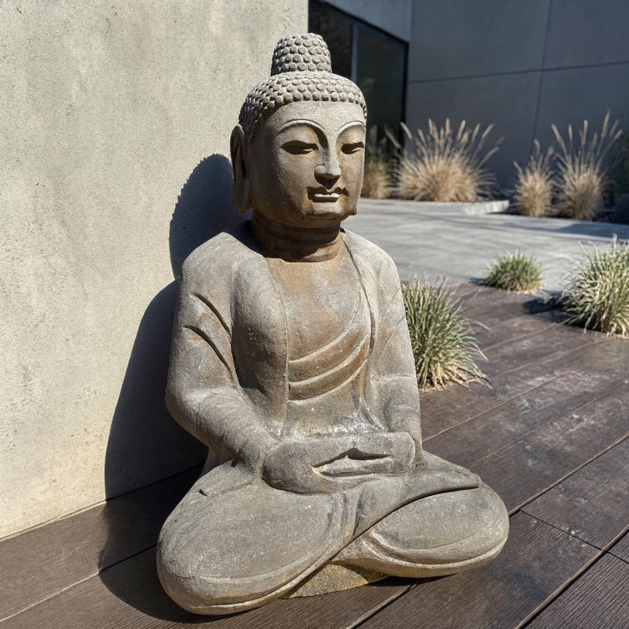 Gartenbuddha Amitabha 61cm Naturstein - Frostfest Garten Figur Stein - alt