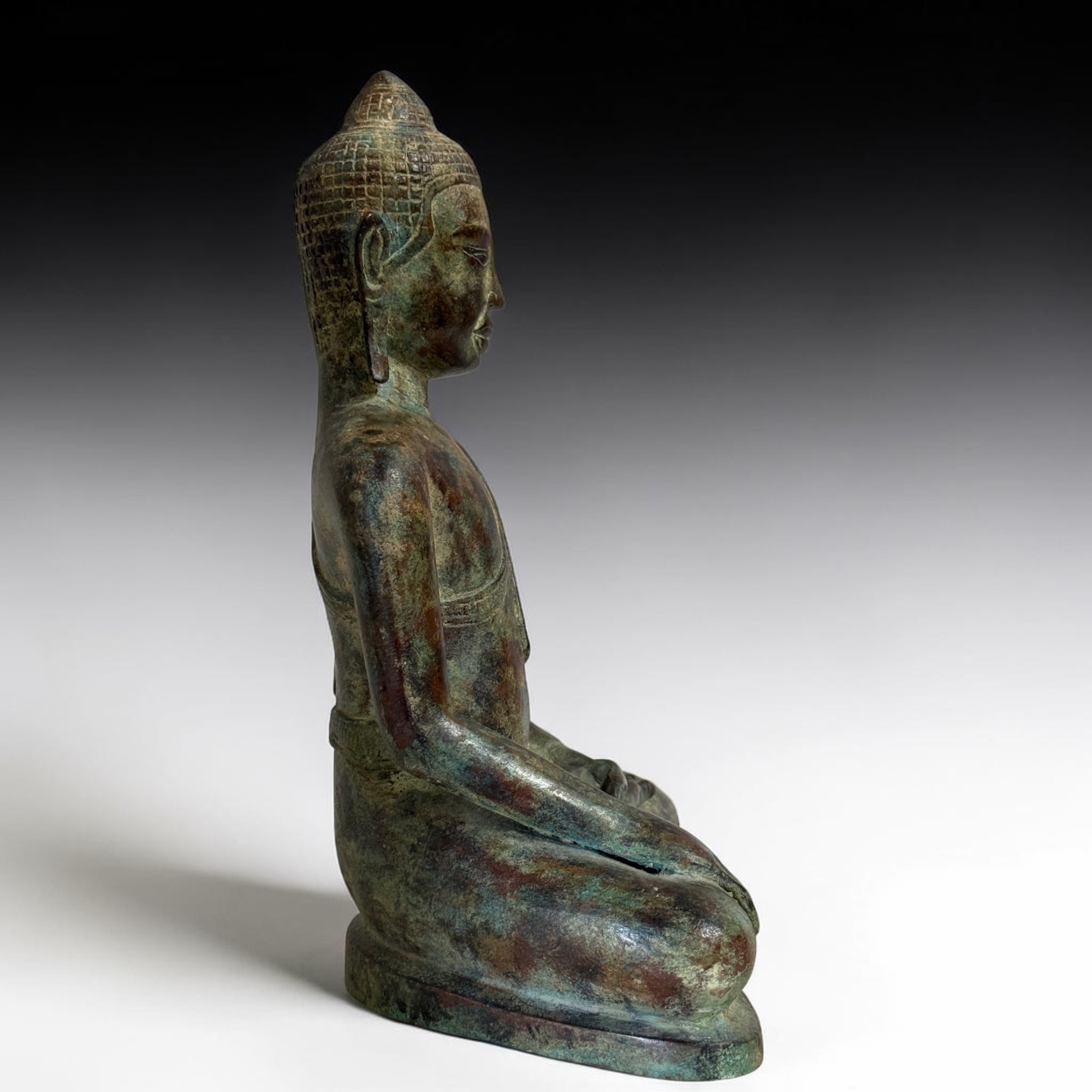 Alte Bronze Buddha Figur aus Nordthailand – Siddharta Gautama Skulptur