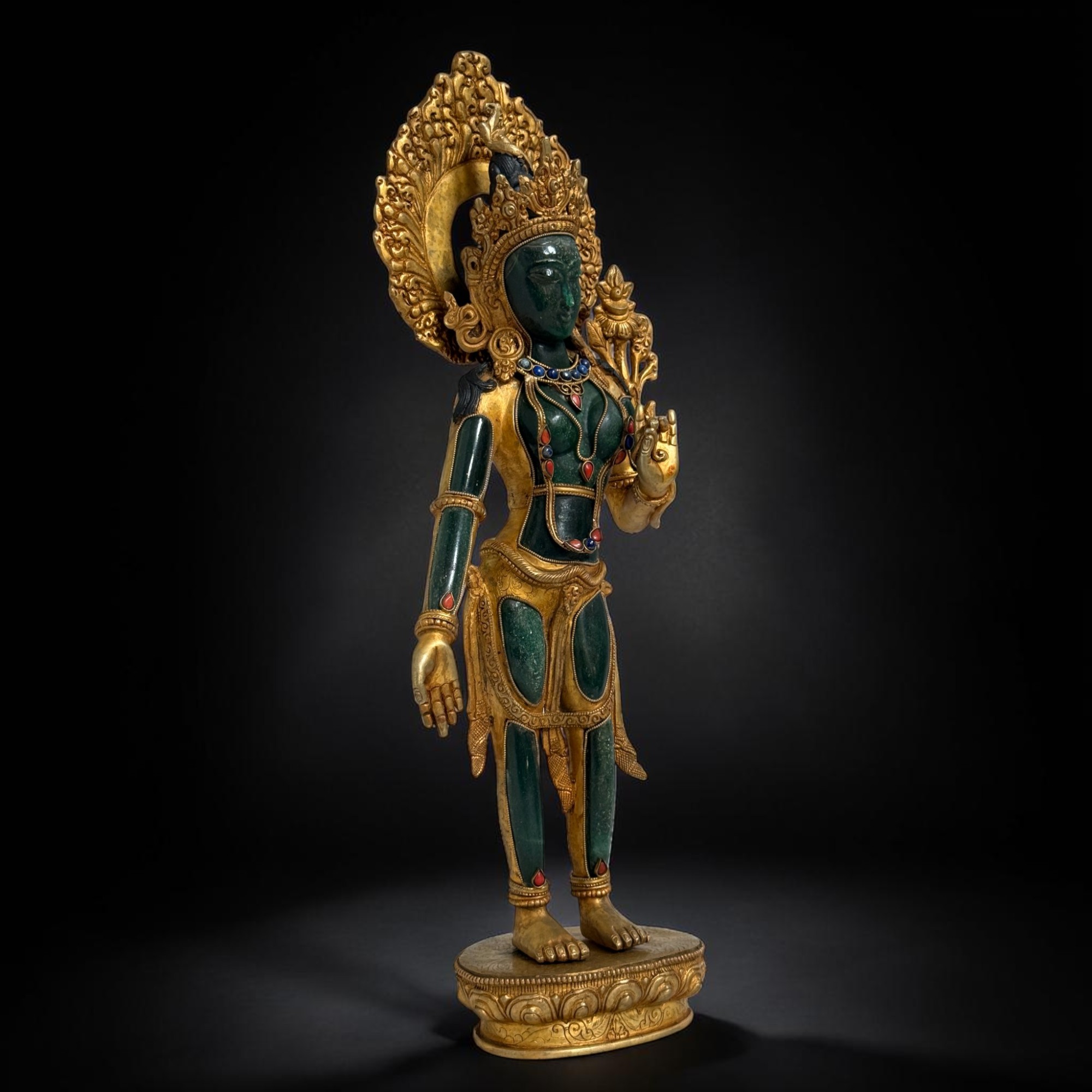 Grüne Tara Skulptur 48cm | Bronze feuervergoldet | Aventurin & Edelstein Besatz