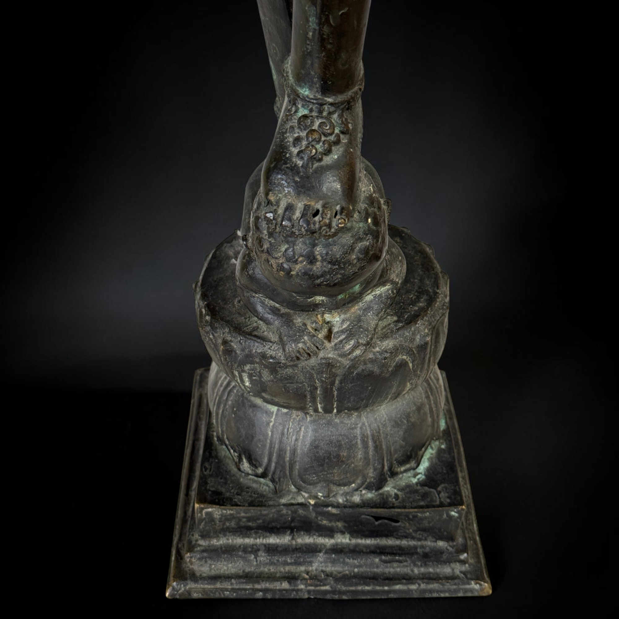 Indische Bronze Statue Devi Shakti im Chola Stil - 106 cm groß