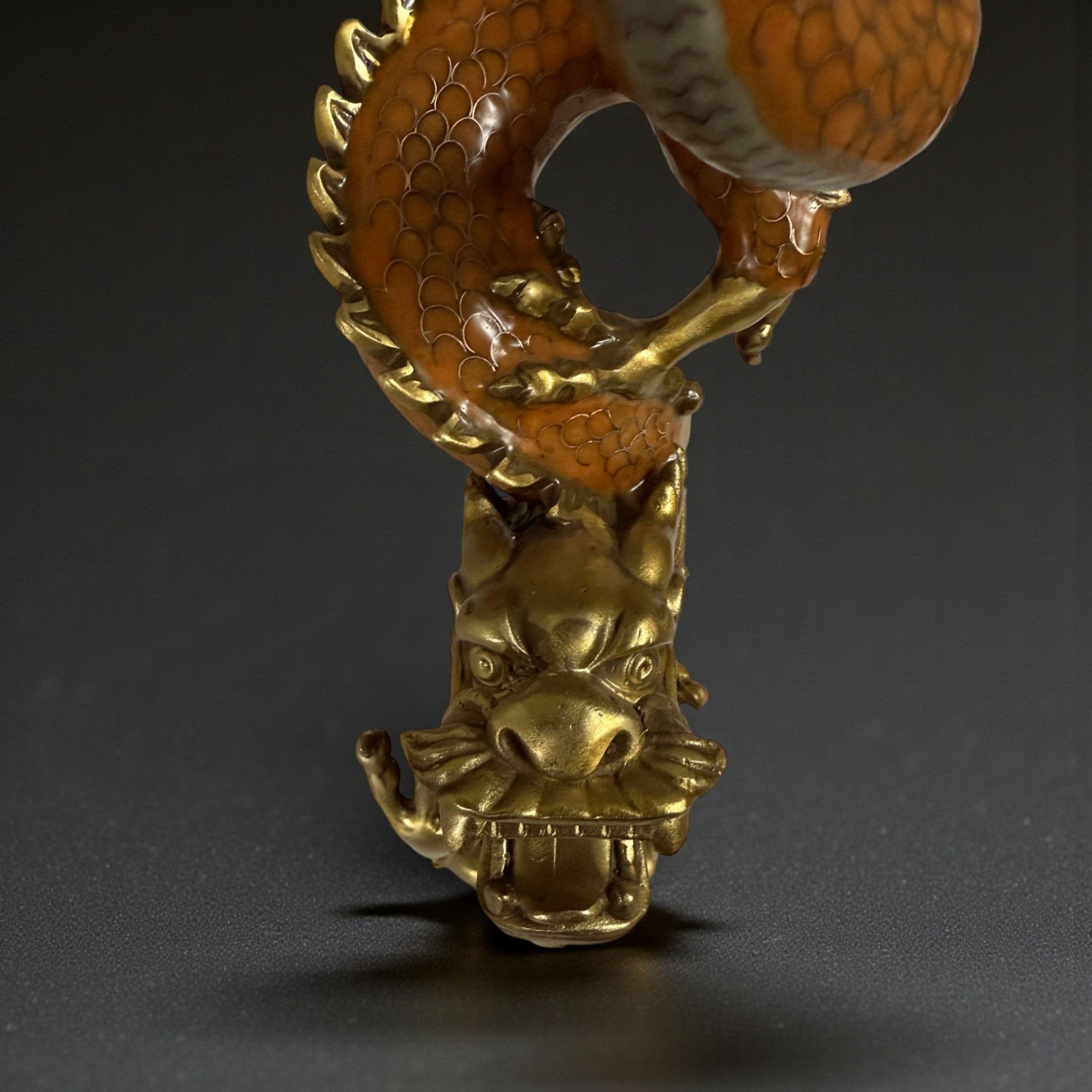 China Drachen Skulptur aus Bronze / Cloisonne