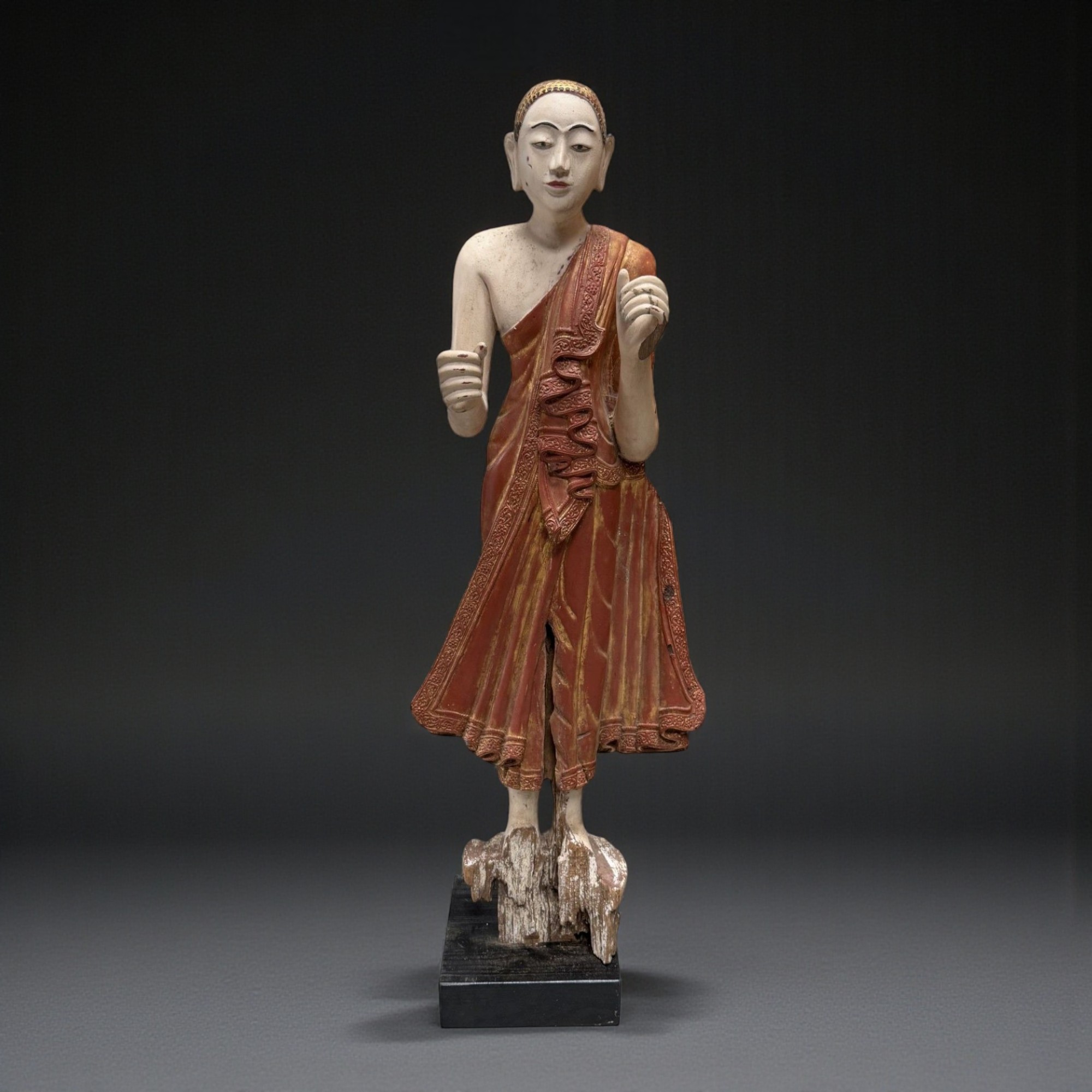 Burmesische Mönchsfigur aus Teakholz – ca. 140 Jahre alt