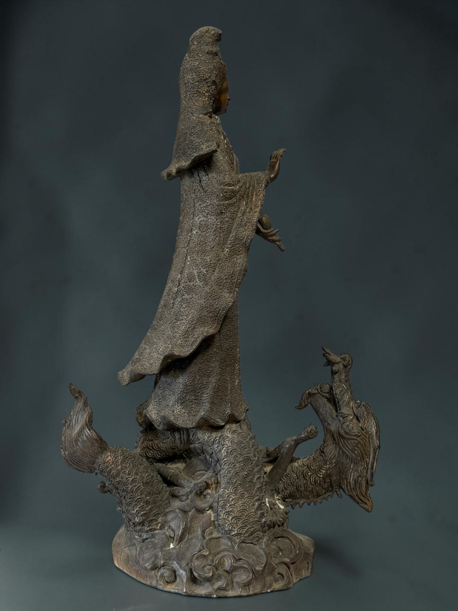 Buddha Figur Bronze Guanyin auf Drache 49cm groß