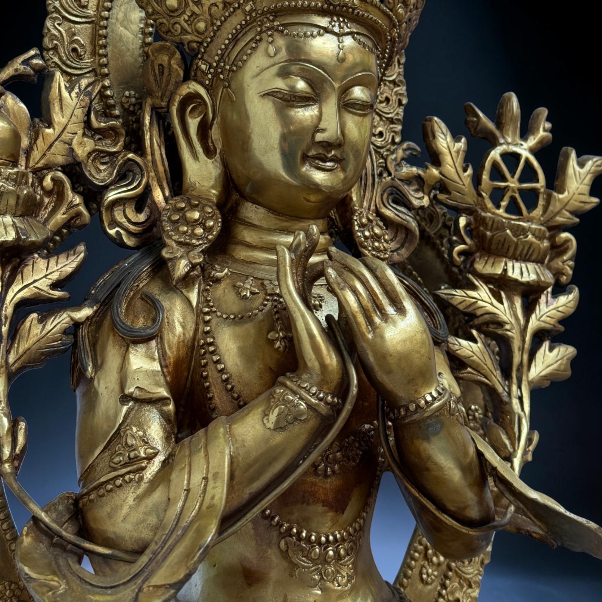 Buddha der Zukunft Maitreya Figur aus Bronze – 65 cm – Tibet-China Grenzregion