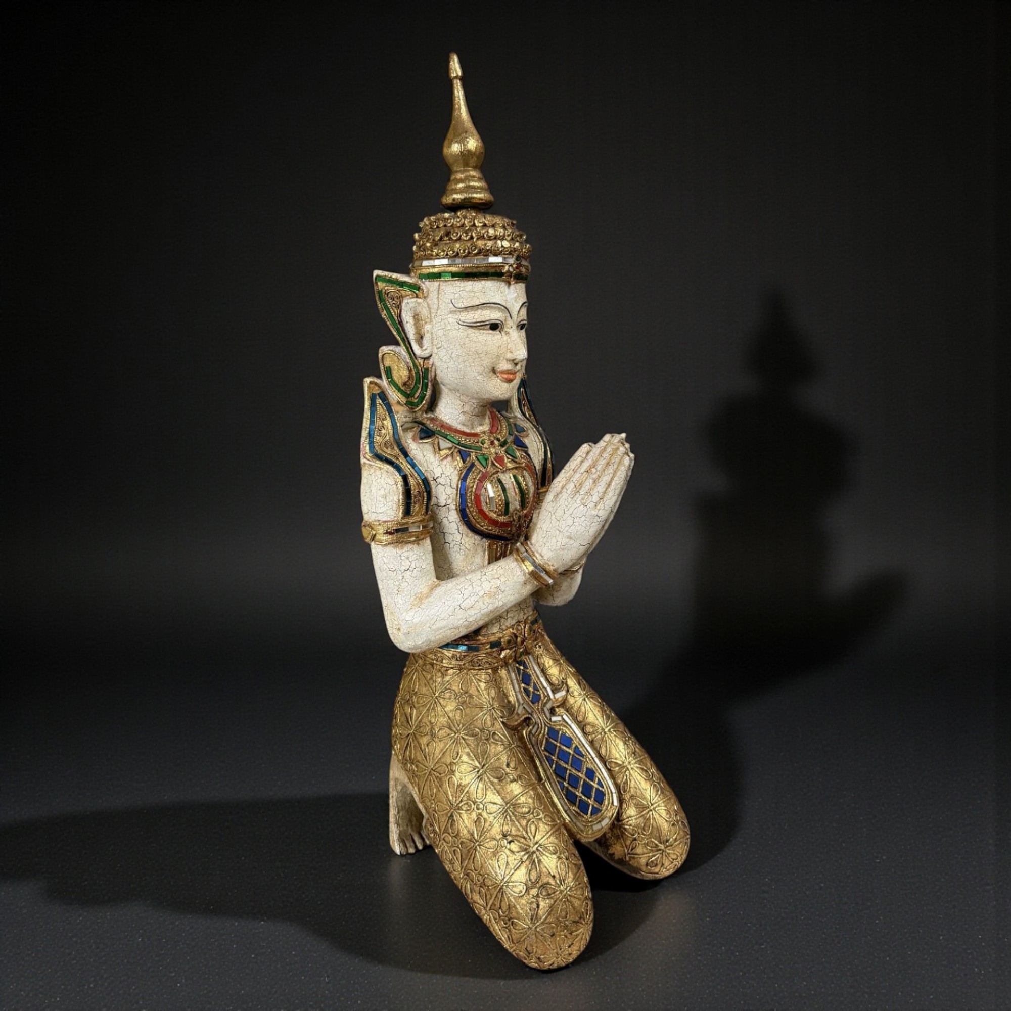 Thailändischer Tempelwächter mit Blattgold - 77 cm