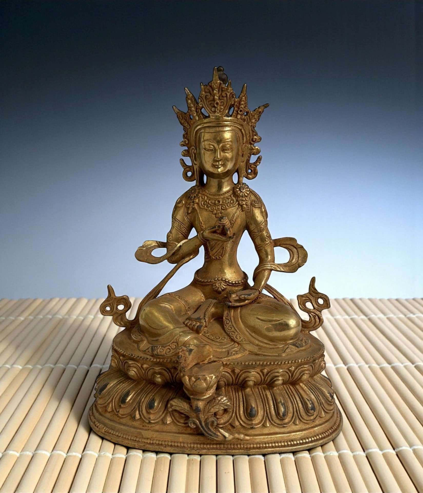 Vasudhārā Bronze Statue – Tibet/China, ca. 40–50 Jahre Vasudhārā Bronze Statue – Tibet/China, ca. 40–50 Jahre