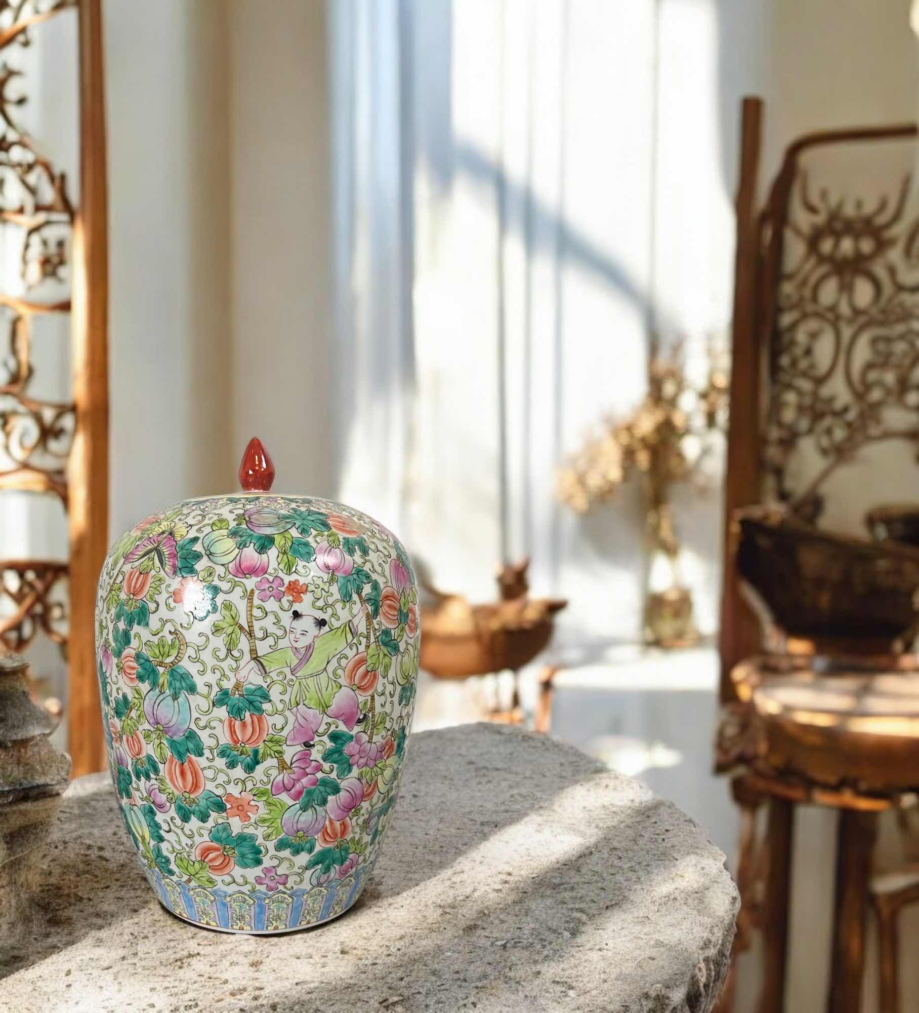 Chinesische Porzellan Vase mit Blumen Bemalung 32 cm