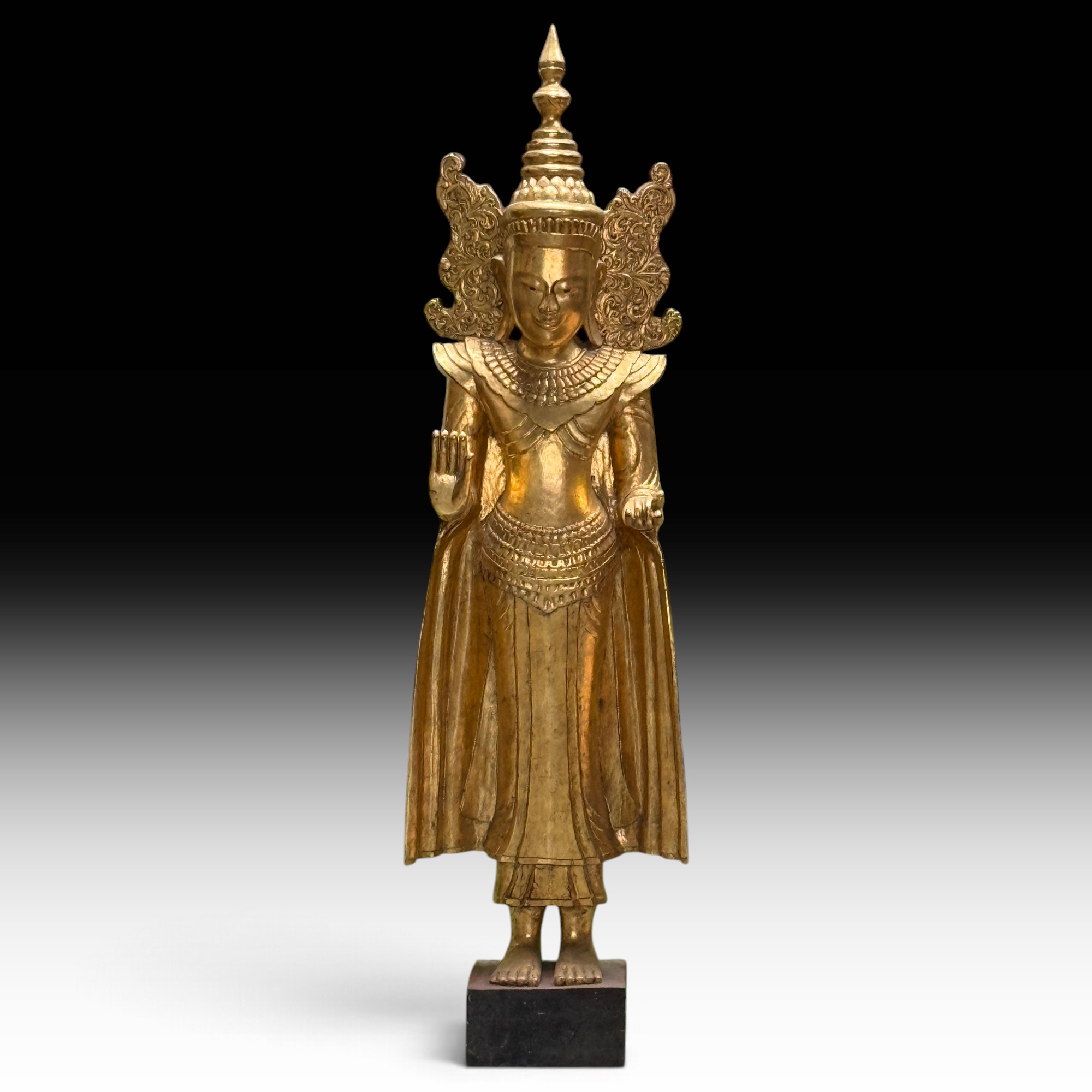 Alte Buddha Statue Teakholz Burma – Königsbuddha Jambupati vergoldet, 155 cm
