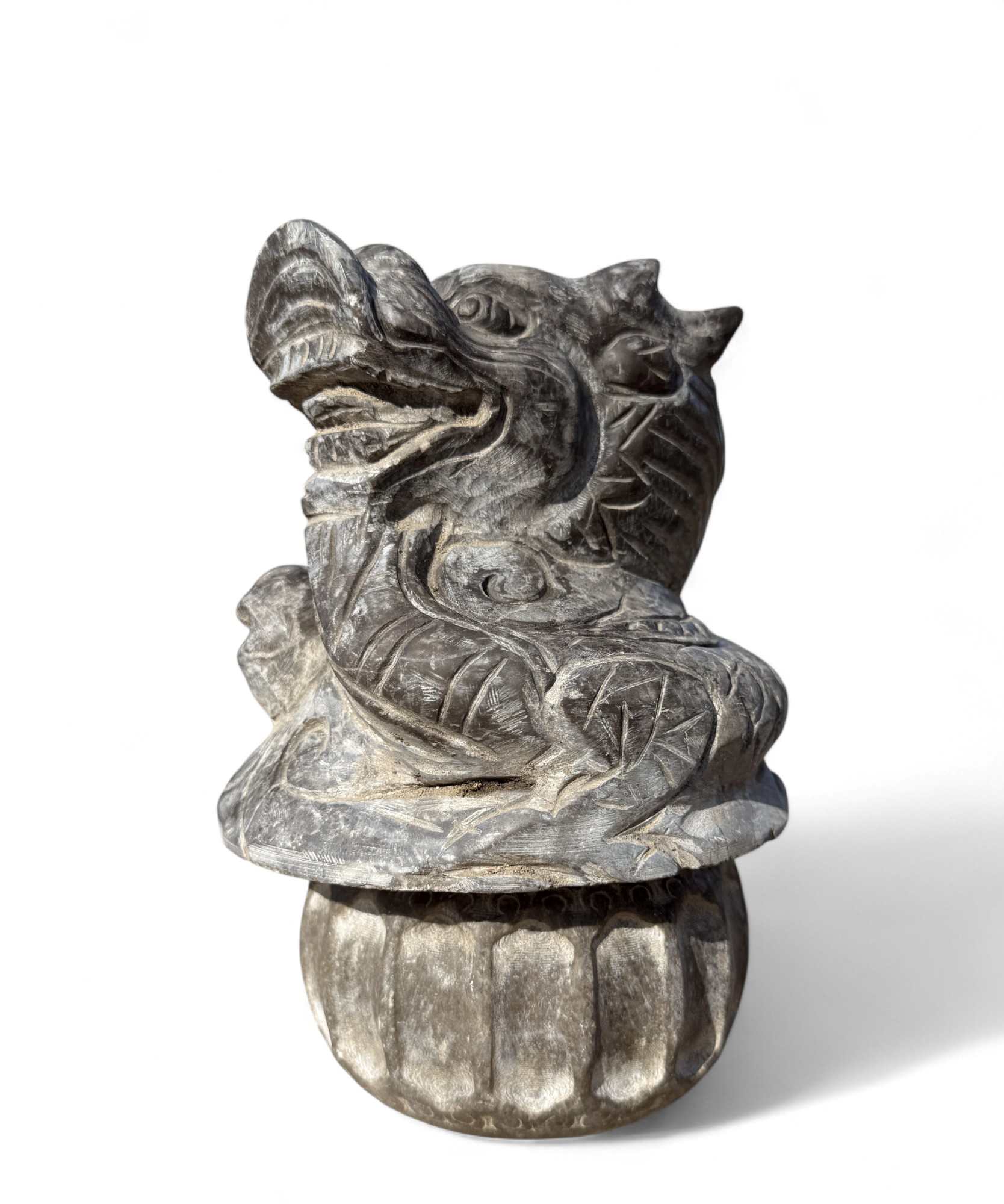 Chinesischer Drachen Wächter – Naturstein Gartenfigur für Schutz & Glück