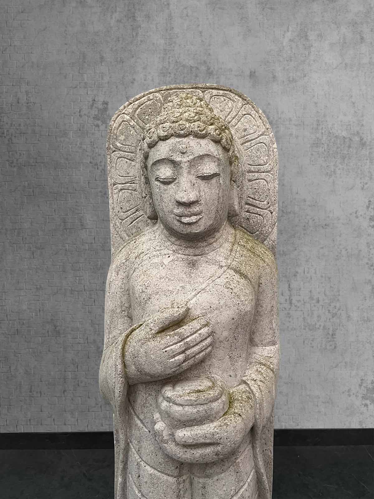 Große Buddha Statue aus Limestone