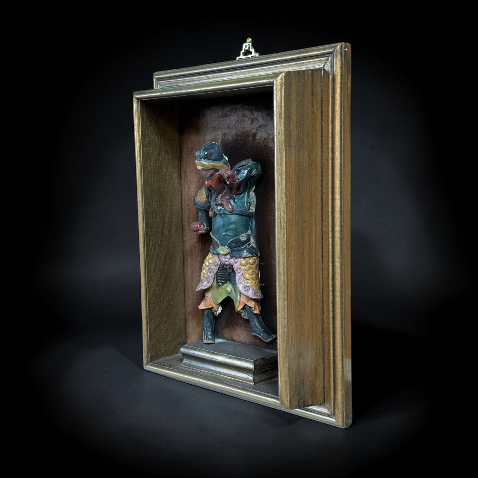 Chinesisches 3D-Hochrelief Wandbild Guan Yu im Rahmen, ca. 40 J. alt, Erlangener Nachlass