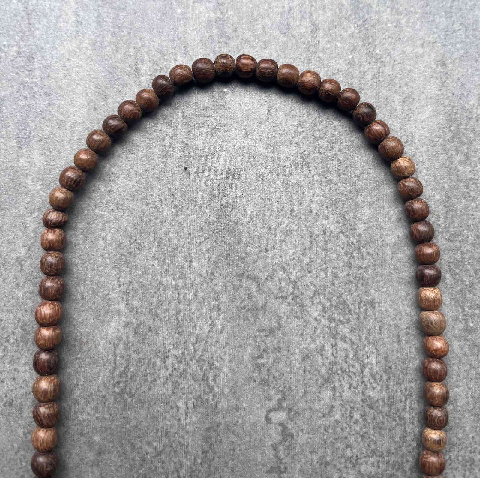 Buddhistische Halskette mit Arhat/Luohan Kopf - Huang Huali Holz