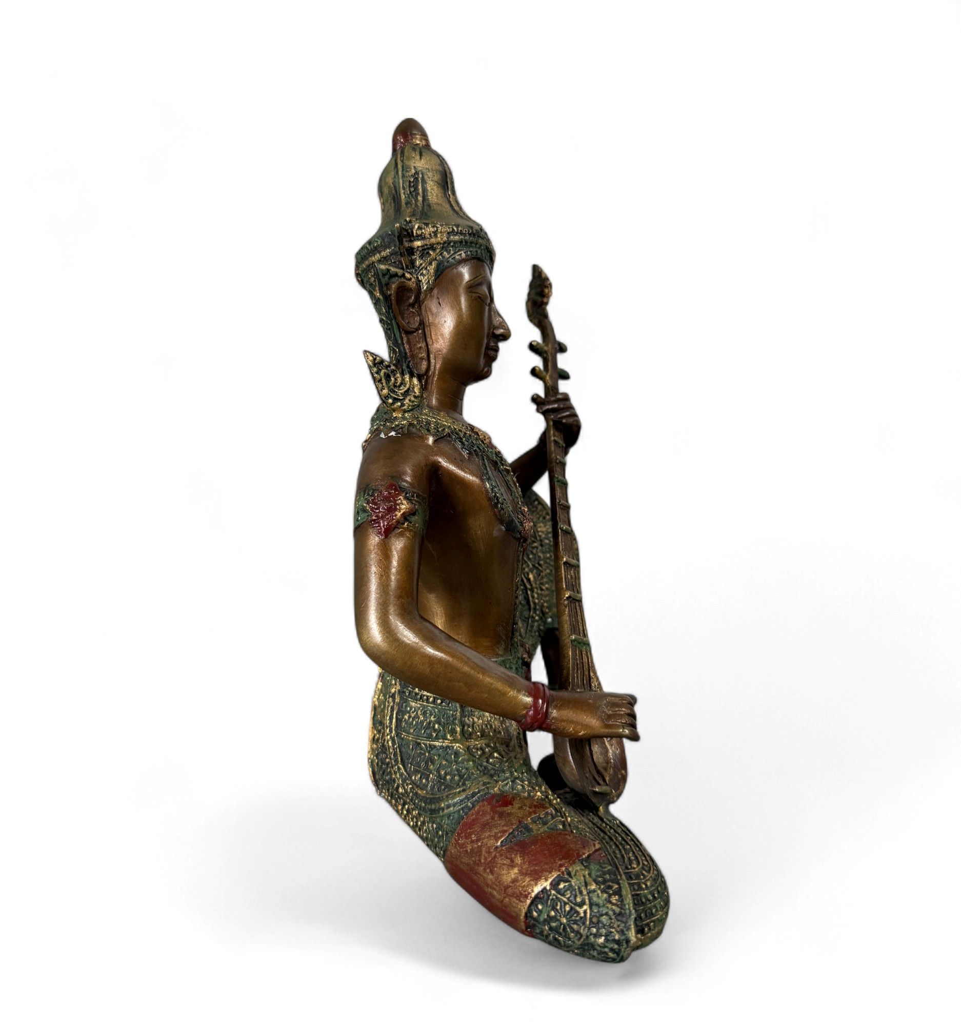 Thailändische Apsara Musikantin aus Bronze mit Saiteninstrument