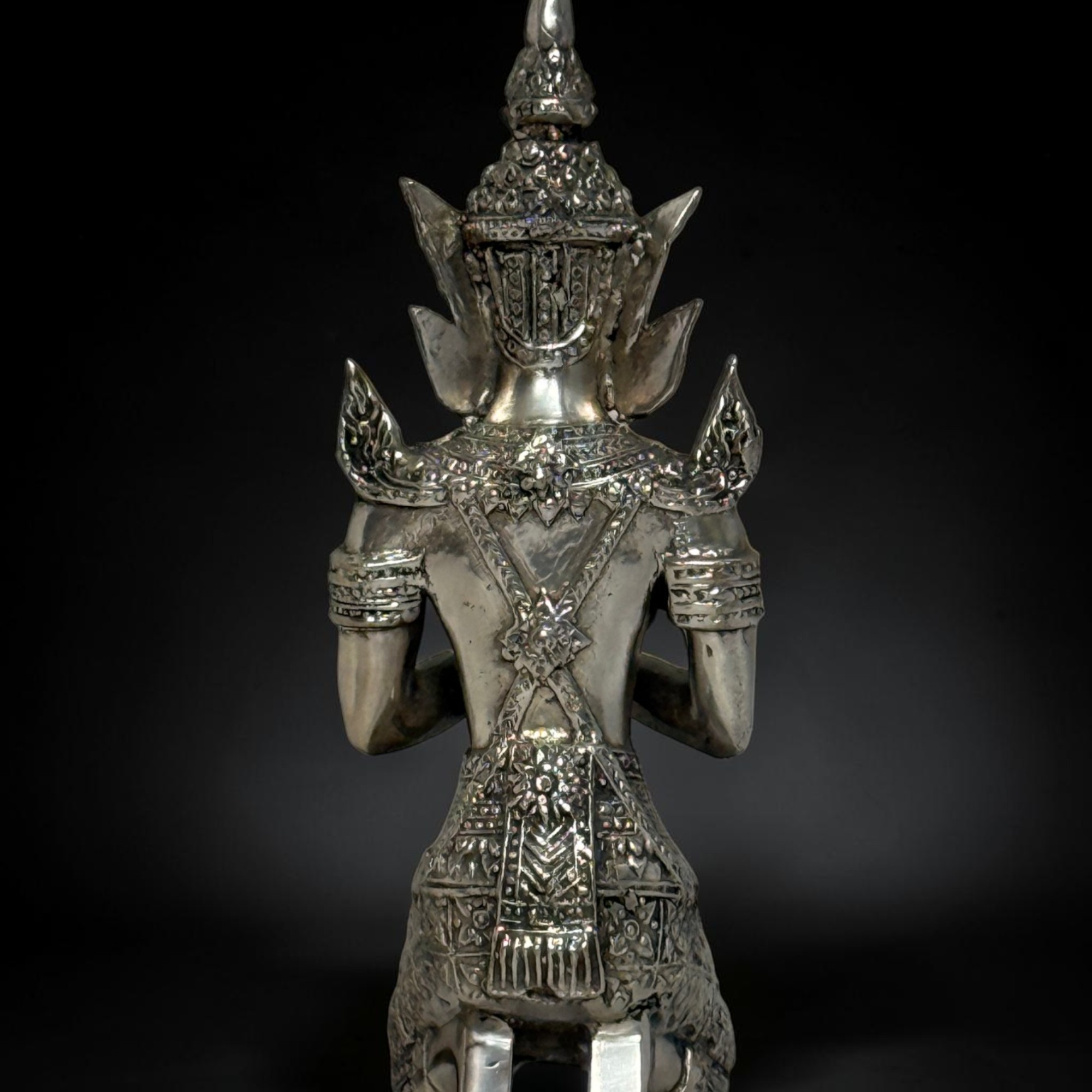 Thailand Tempelwächter aus Bronze – Kniende Thepphanom Figur (17,5 cm)