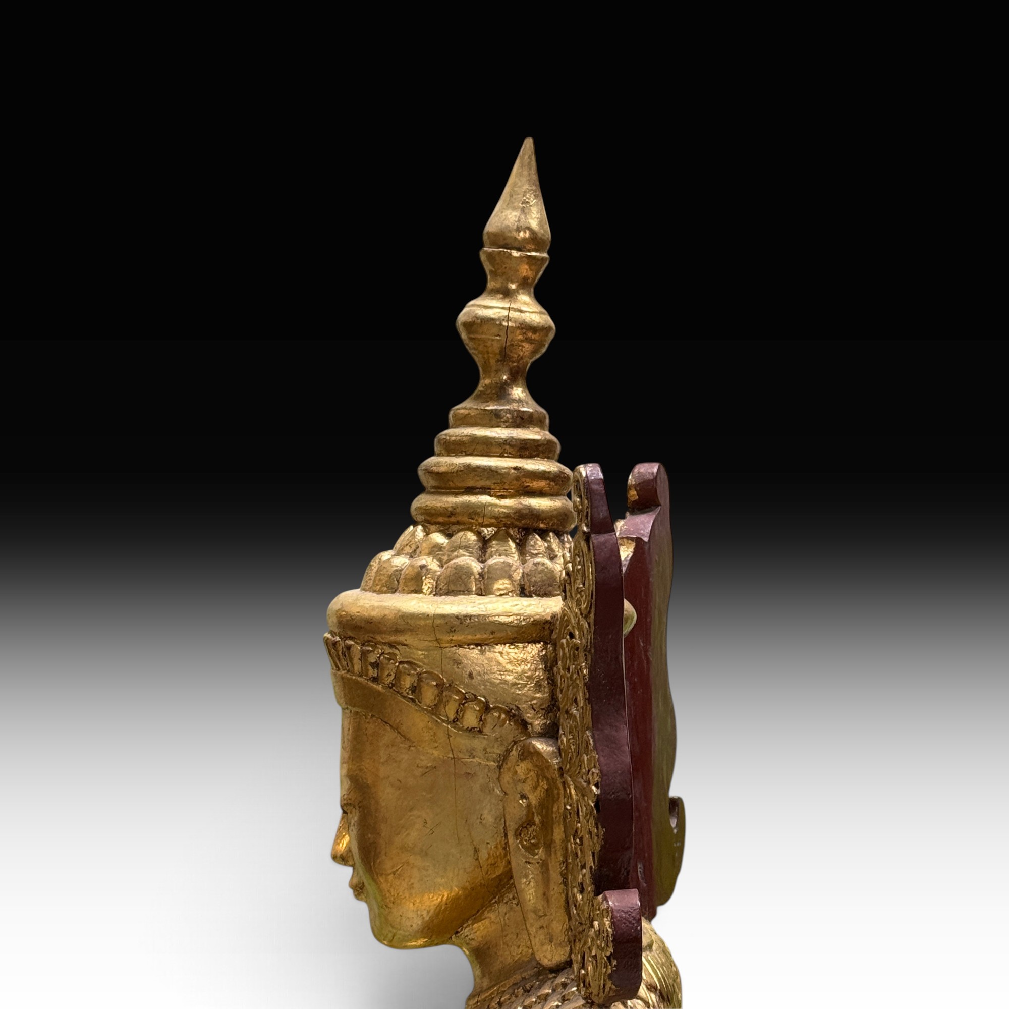 Alte Buddha Statue Teakholz Burma – Königsbuddha Jambupati vergoldet, 155 cm