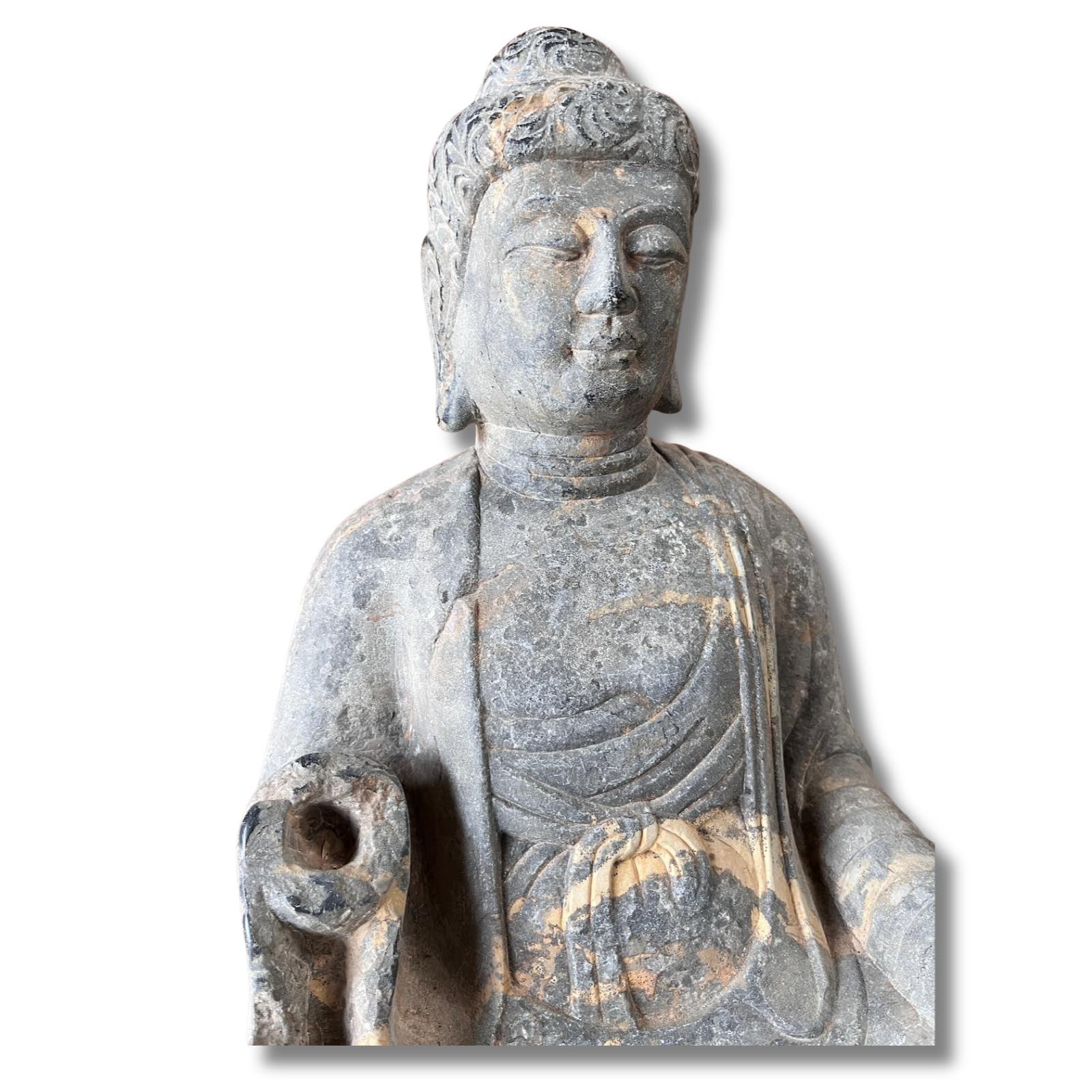 Stein Buddha Figur (72cm) auf Holz Podest