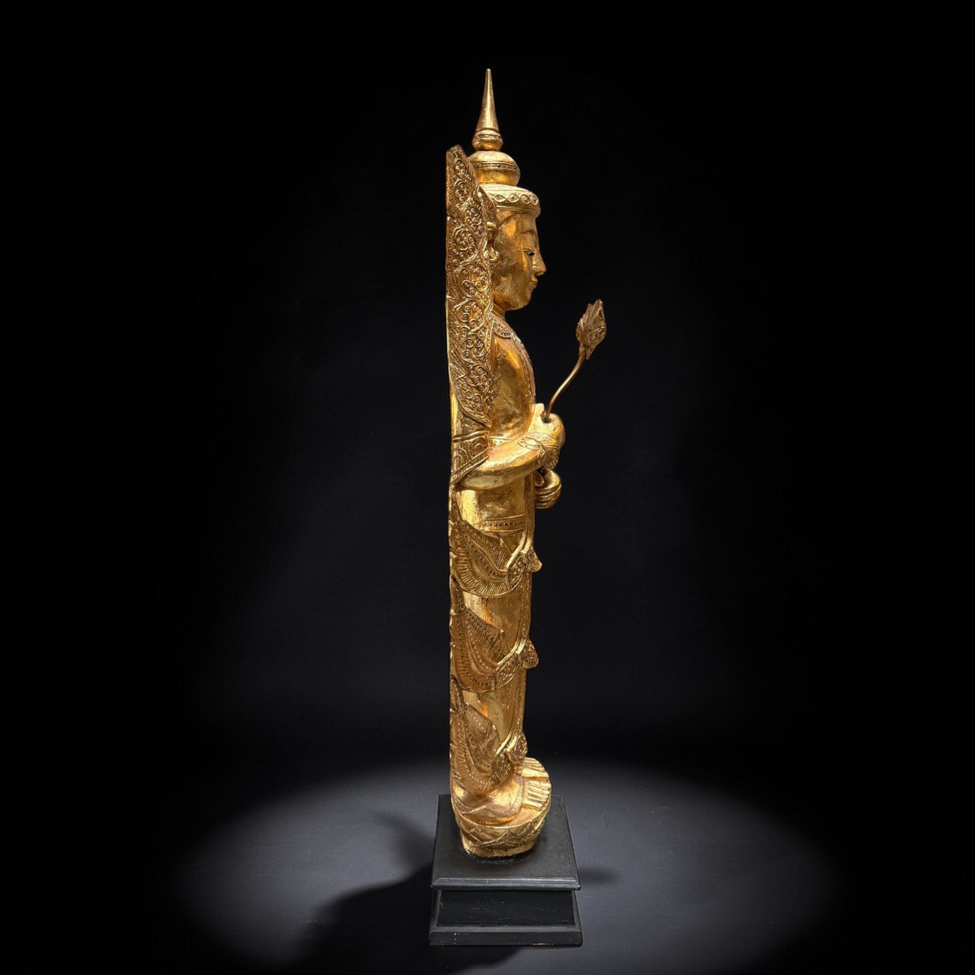 Thailändischer Tempelwächter Holz Statue blattvergoldet 171 cm groß