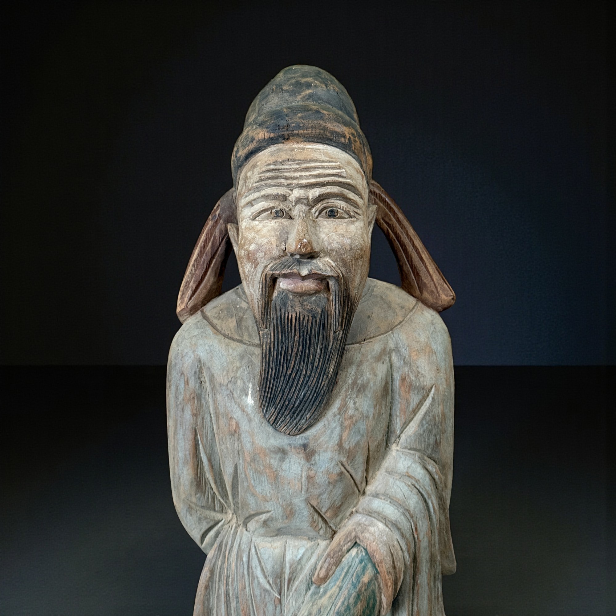 Große Konfuzius Statue aus Holz geschnitzt