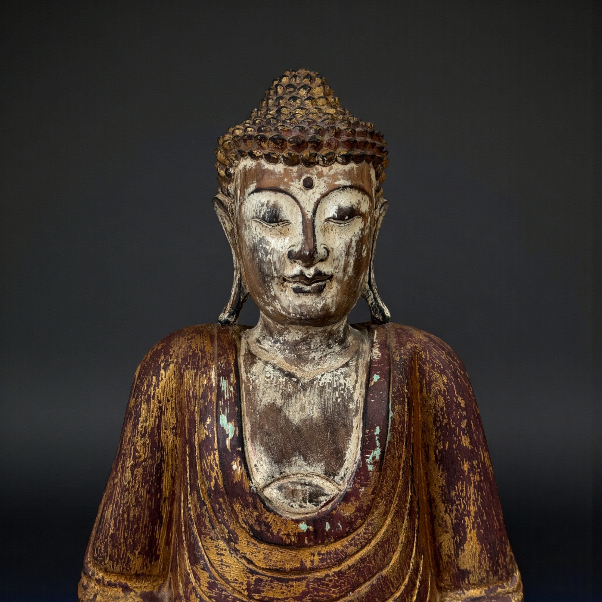 Massiver Suarholz Buddha Meditierend – Handarbeit & Vintage-Look (52 cm)