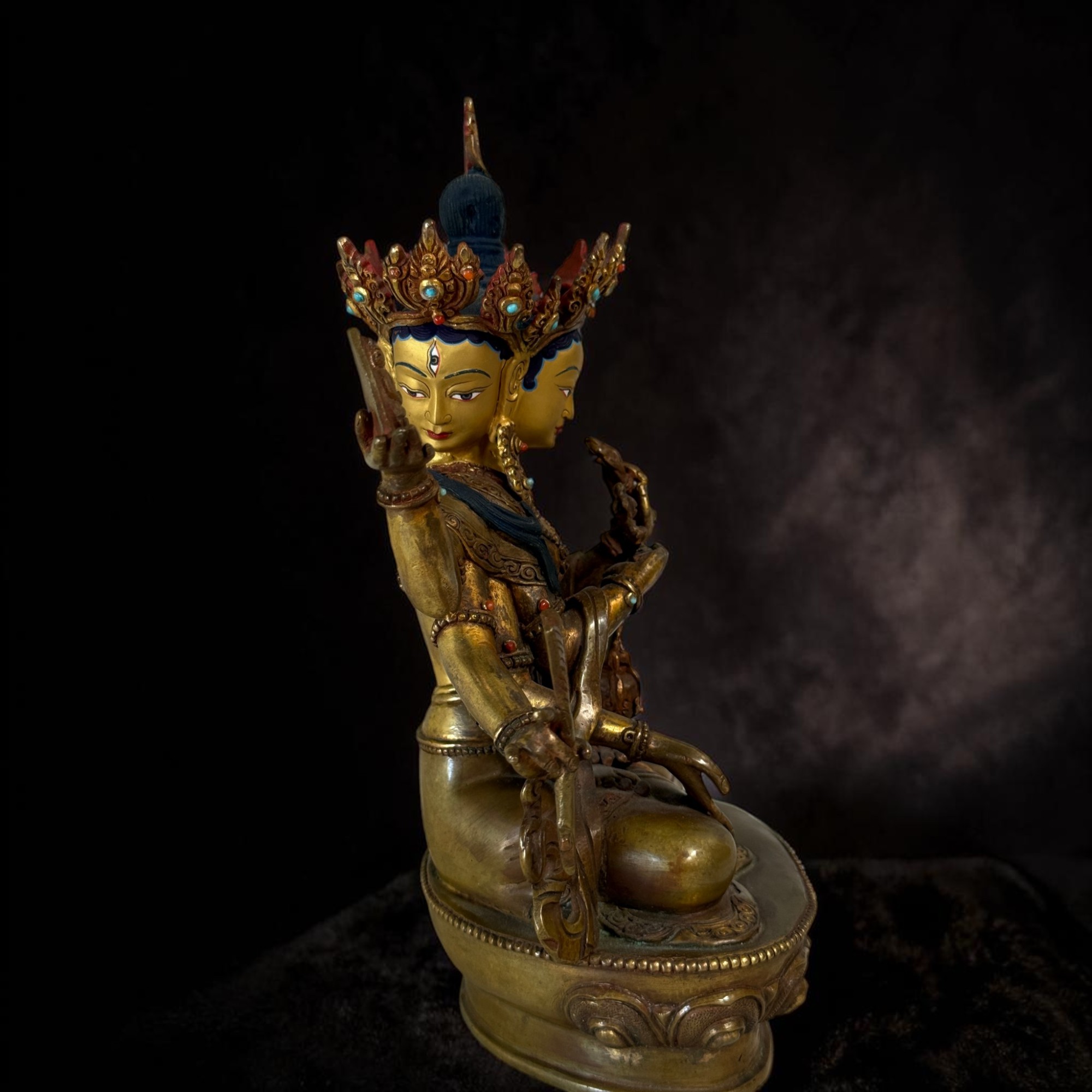 Namgyalma Kupferbronze Skulptur Himalaya, vergoldet mit Türkis & Koralle