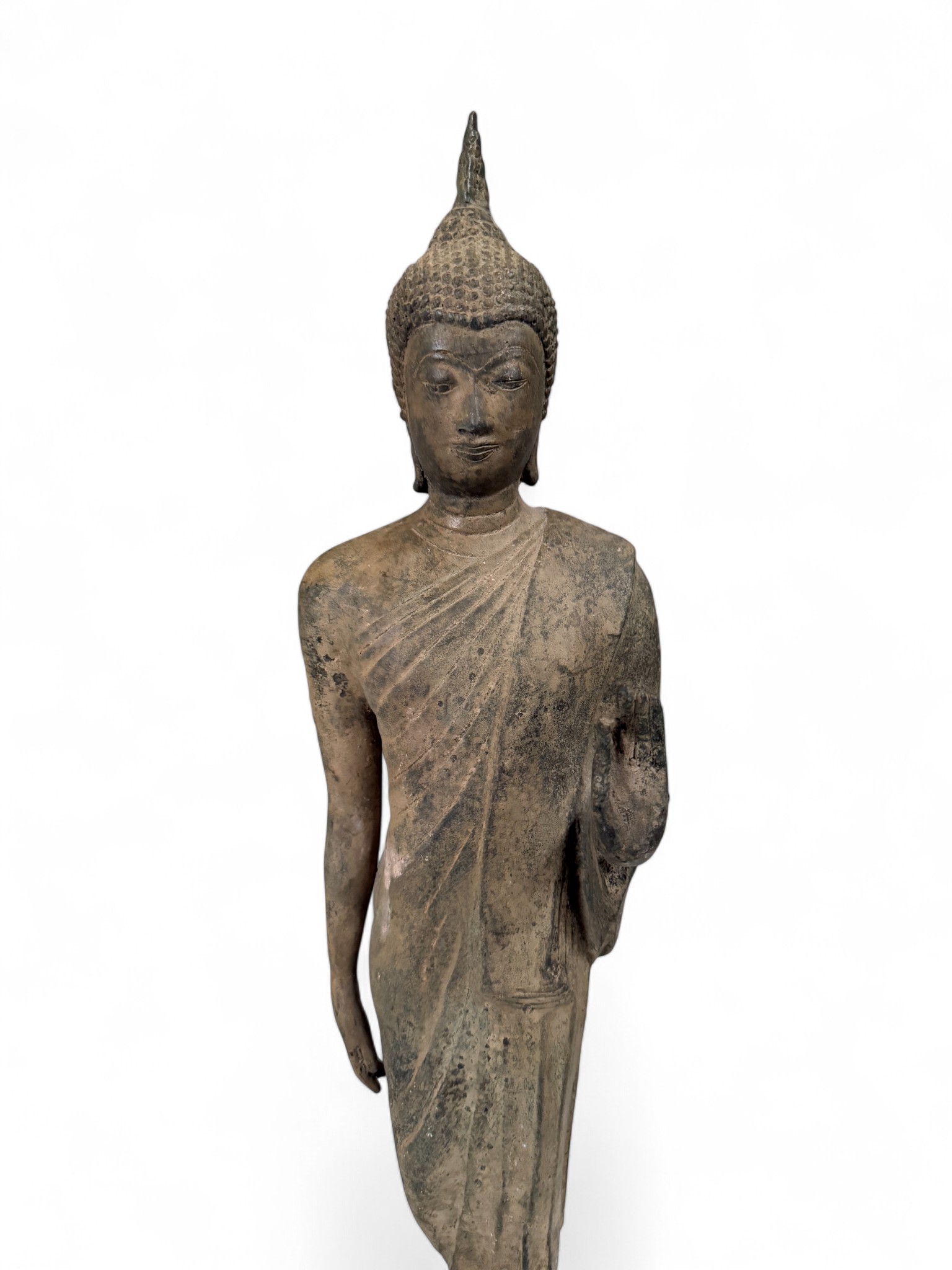 Walking Buddha aus Bronze – Thailand – 65,5 cm – Alte Bronzefigur aus deutscher Sammlungsauflösung
