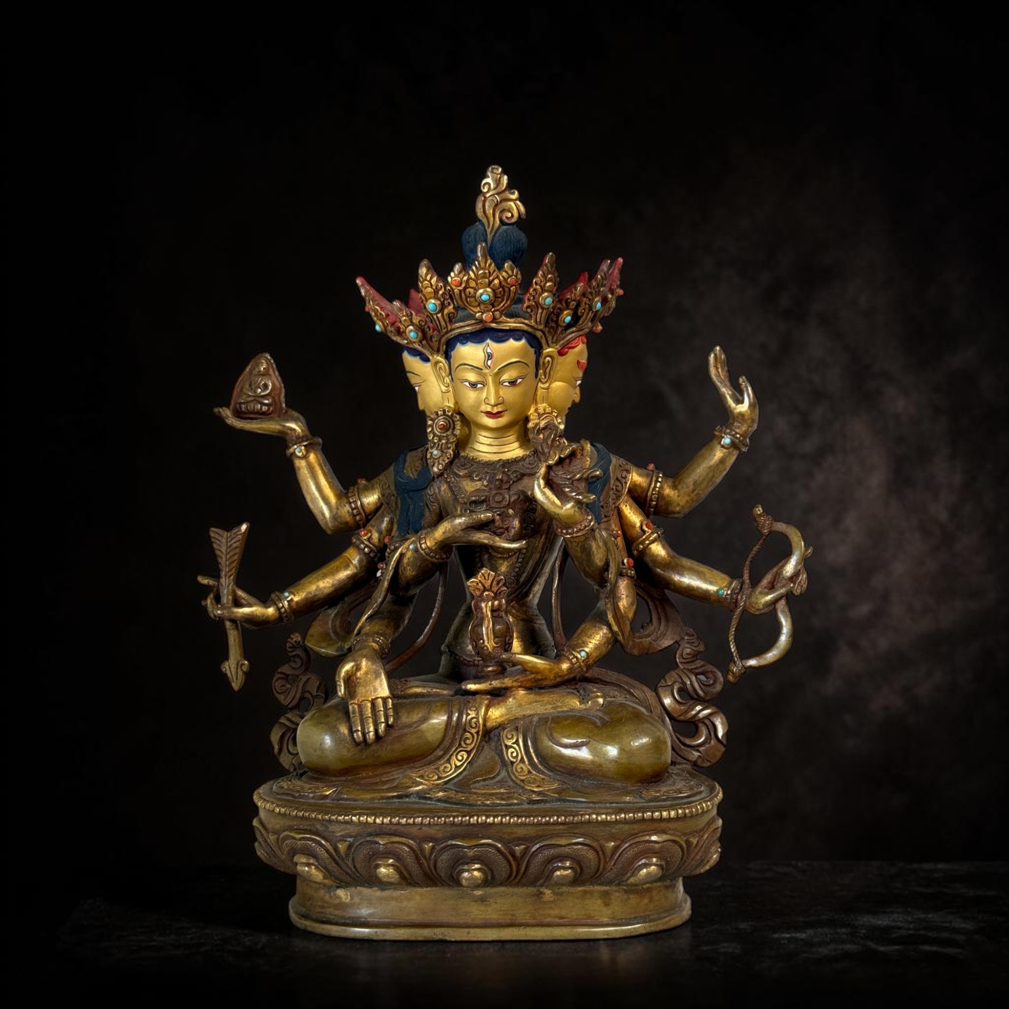 Namgyalma Kupferbronze Skulptur Himalaya, vergoldet mit Türkis & Koralle