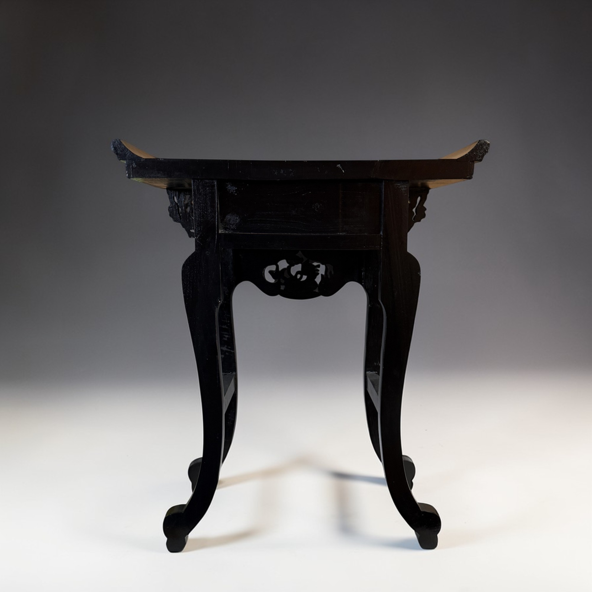 Chinesischer Altartisch Schwarz – Massives Ulmenholz Konsole (84,5 cm)