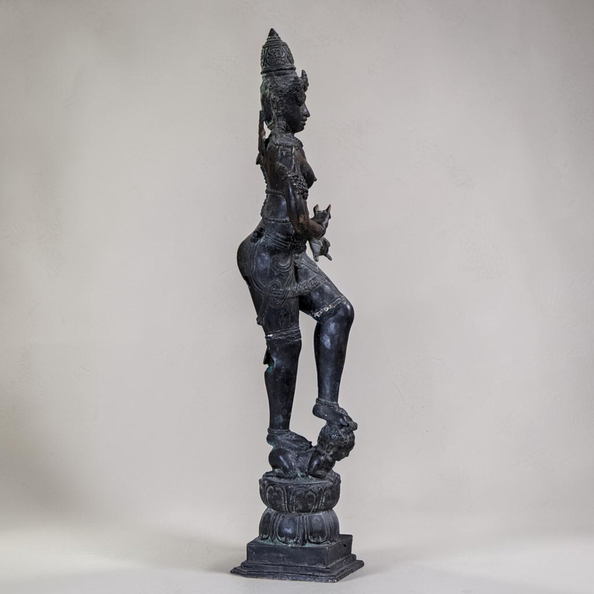 Indische Bronze Statue Devi Shakti im Chola Stil - 106 cm groß
