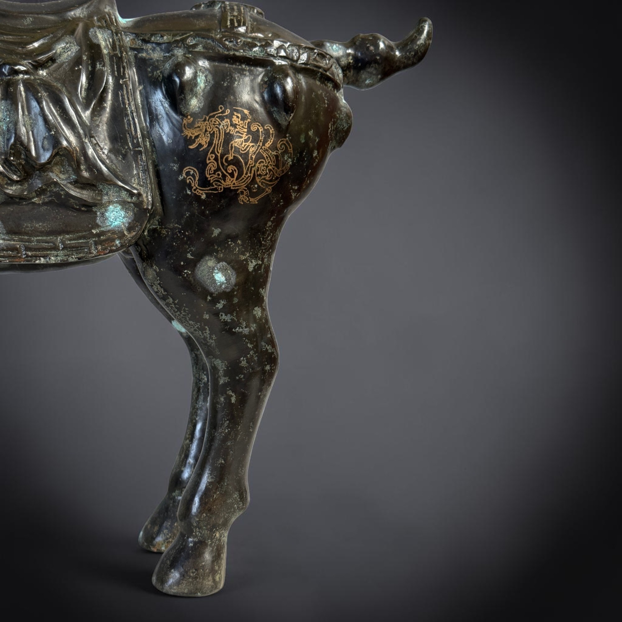 Altes China Bronze Pferd Skulptur mit Schriftzeichen 48cm