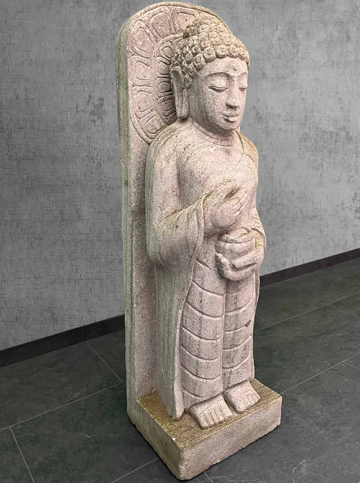 Große Buddha Statue aus Limestone