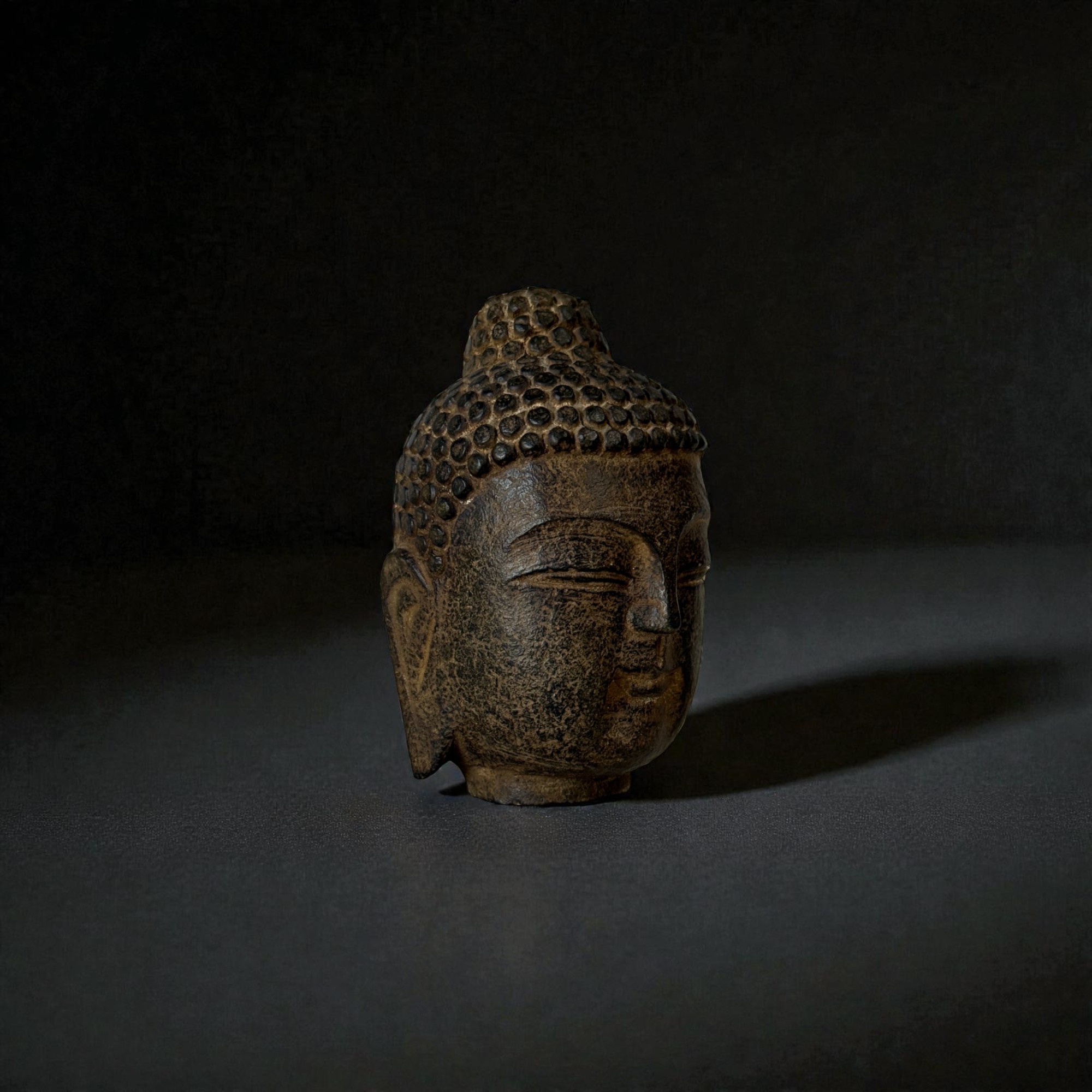 Naturstein Buddha Kopf aus China – Unikat aus den 90er Jahren, handgefertigt