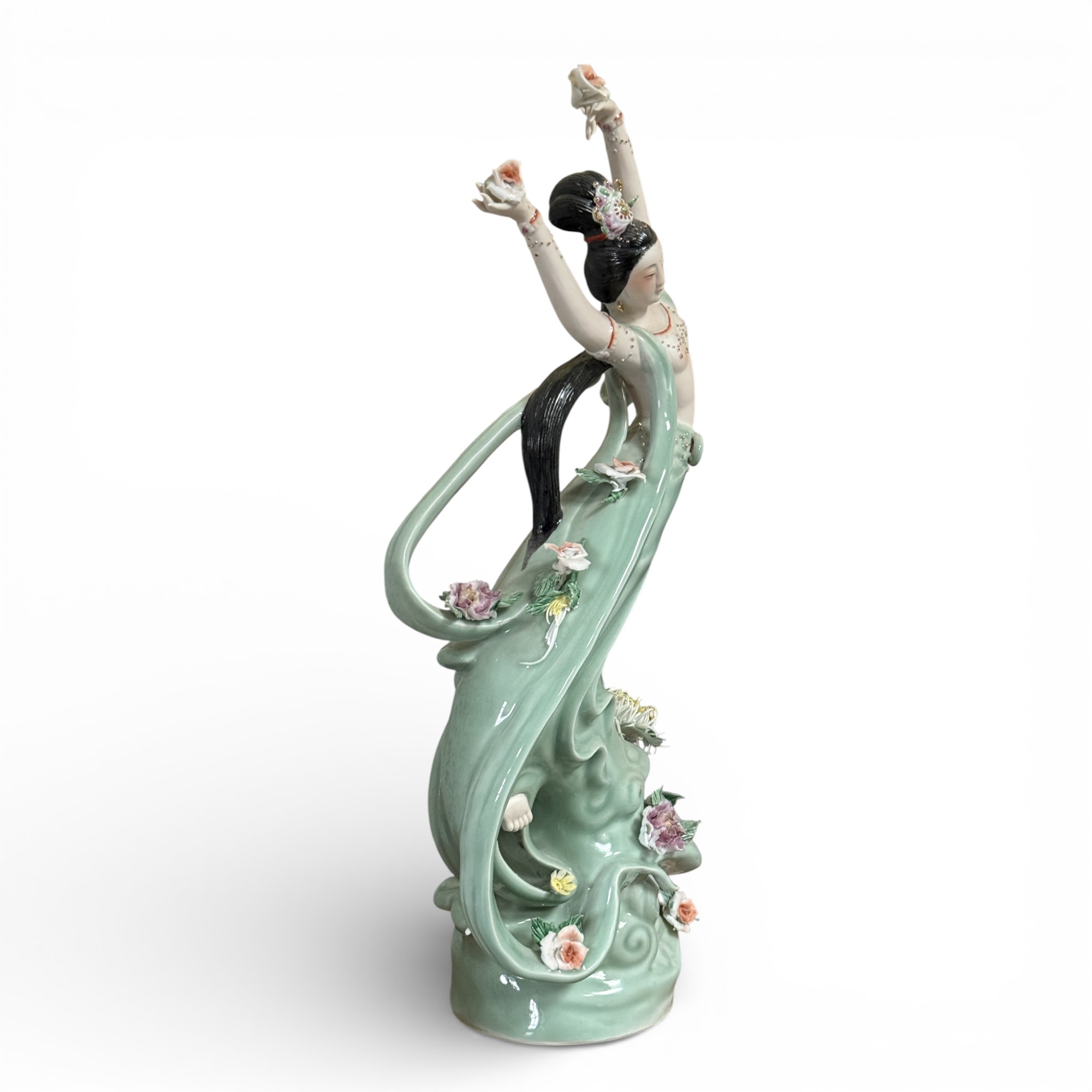 Buddha Figur Kwan-Yin aus Porzellan 47 cm groß