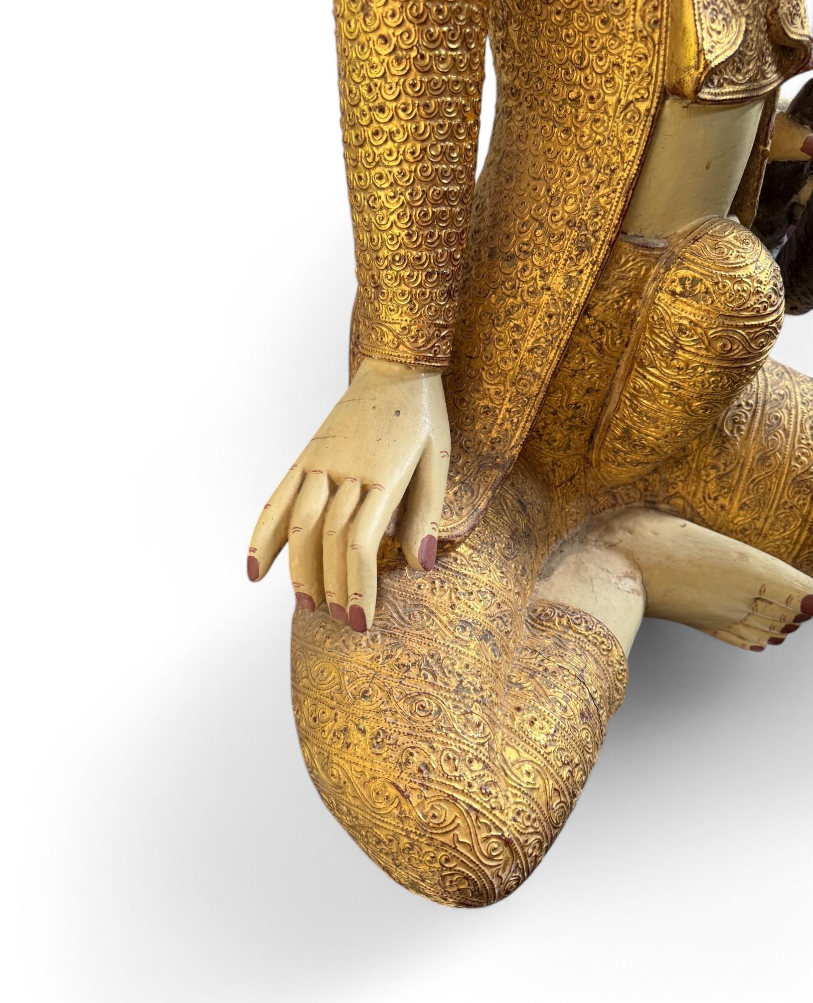 Erdgöttin Thorani Teak Holz Skulptur aus Burma - 78 cm